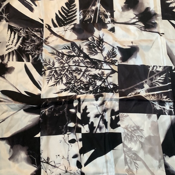 BCBGMaxAzaria silk scarf - Picture 4 of 5